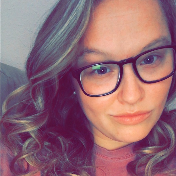 Meet your Posher, Elizabeth - Picture 1 of 1